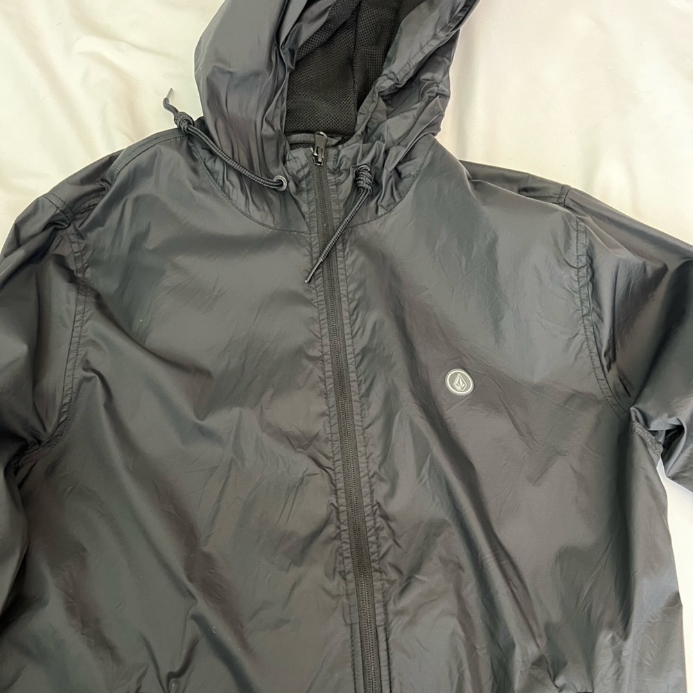 Volcom wind breaker jacket.  Water resistant.